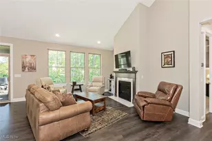 8086 Canyon Ridge, Chagrin Falls, OH 44023 - Photo 11