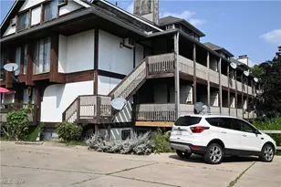 896 Whitepine Dr, Akron, OH 44313 - Photo 3