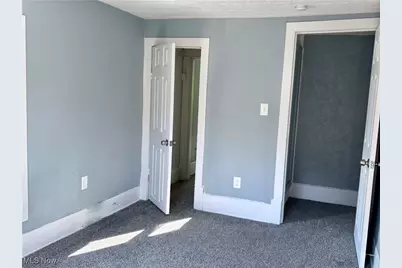 1062 Big Falls Avenue, Akron, OH 44310 - Photo 9