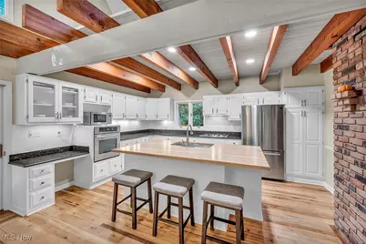 8405 Lucerne Drive, Chagrin Falls, OH 44023 - Photo 13