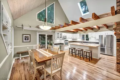 8405 Lucerne Drive, Chagrin Falls, OH 44023 - Photo 15