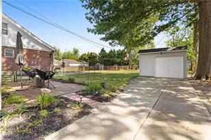 273 E 208th St, Euclid, OH 44123 - Photo 11