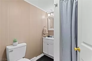 1053 Broadway St, Martins Ferry, OH 43935 - Photo 15