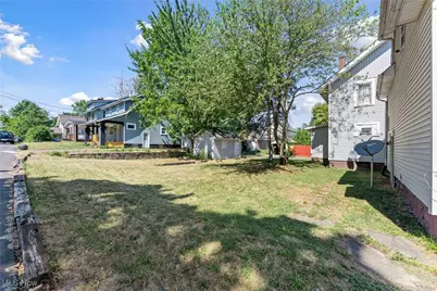 1019 Dartmouth Avenue SW, Canton, OH 44710 - Photo 3