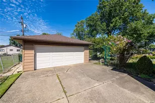 30209 Oakdale Rd, Willowick, OH 44095 - Photo 3