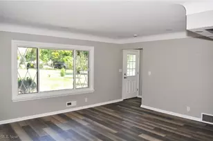 1286 Cherry Ln, Green Hills, OH 44131 - Photo 7