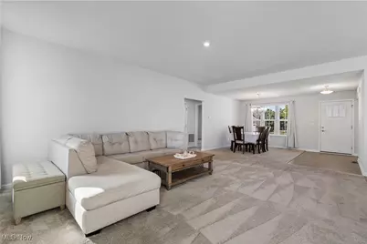 1544 Gate House Street NE, Canton, OH 44721 - Photo 9