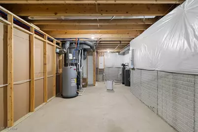 1544 Gate House Street NE, Canton, OH 44721 - Photo 35