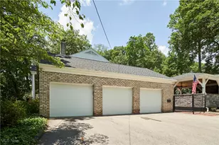 2285 Lancaster Rd, Akron, OH 44313 - Photo 9