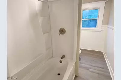 18112 Chagrin Boulevard, Huber Heights, OH 44122 - Photo 23