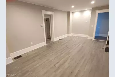 18112 Chagrin Boulevard, Huber Heights, OH 44122 - Photo 5