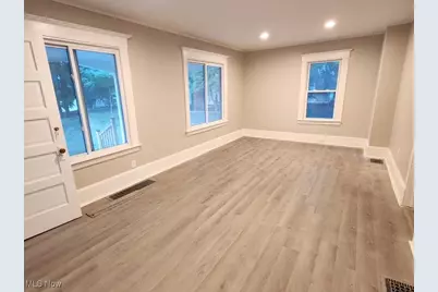 18112 Chagrin Boulevard, Huber Heights, OH 44122 - Photo 7