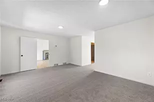 2236 Hartville Rd, Hartville, OH 44260 - Photo 17