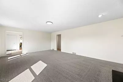 2236 Hartville Road, Hartville, OH 44260 - Photo 11