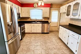 212 Wayne Ave, Weirton, WV 26062 - Photo 5