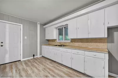 937 W 13th Street, Lorain, OH 44052 - Photo 11