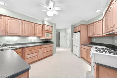 2107 Pearce Circle, Salem, OH 44460 - Photo 13