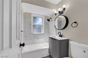 16004 Throckley Ave, Loveland, OH 44128 - Photo 11