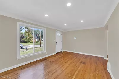 16004 Throckley Avenue, Loveland, OH 44128 - Photo 5