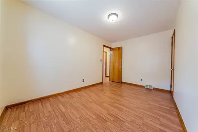 5901 Delora Avenue, Loveland, OH 44144 - Photo 15