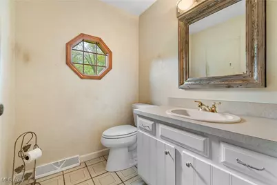 2410 Tanglewood Drive NE, Massillon, OH 44646 - Photo 19