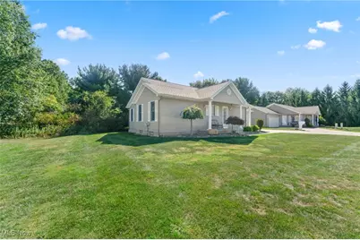 603 S Raccoon Road #9, Austintown, OH 44515 - Photo 3