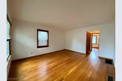 1881 17th Street SW, Akron, OH 44314 - Photo 3