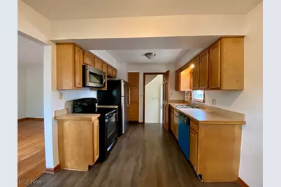 1881 17th Street SW, Akron, OH 44314 - Photo 7