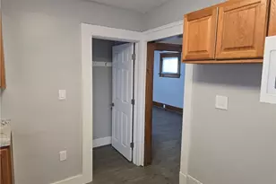 979 Neptune Ave, Akron, OH 44301 - Photo 9