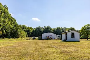 8131 Leffingwell Rd, Canfield, OH 44406 - Photo 3