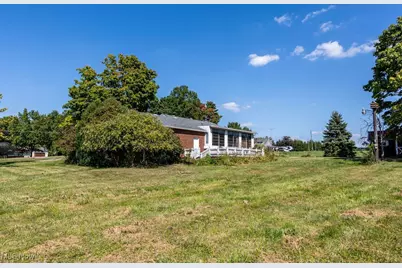 8131 Leffingwell Road, Canfield, OH 44406 - Photo 17