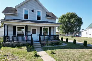 1421 Chestnut St, Coshocton, OH 43812 - Photo 1