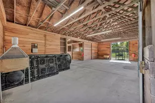 12977 Main Market Rd, Garrettsville, OH 44231 - Photo 33