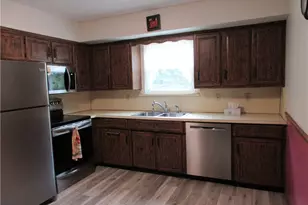 631 W 8th St, Salem, OH 44460 - Photo 5