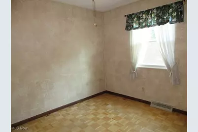 631 W 8th Street, Salem, OH 44460 - Photo 9