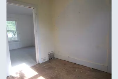 116 Oak Street, Elyria, OH 44035 - Photo 11