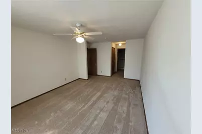 8595 Scenicview Drive #S104, Grandview Heights, OH 44147 - Photo 13