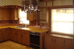 8 Adelford Ave, Akron, OH 44310 - Photo 11