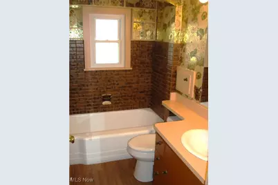 8 Adelford Avenue, Akron, OH 44310 - Photo 15