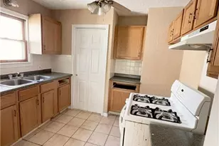 5139 E 114th St, Garfield Heights, OH 44125 - Photo 3