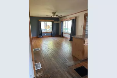 4460 East Pike, Zanesville, OH 43701 - Photo 7