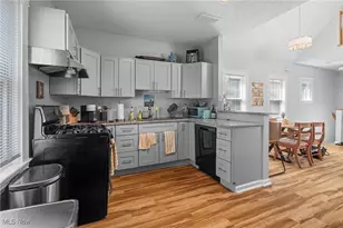 2473 W 11th St, Loveland, OH 44113 - Photo 25