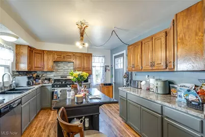 673 Wooster Road W, Barberton, OH 44203 - Photo 5