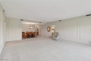 275 N Portage Path, Akron, OH 44303 - Photo 5