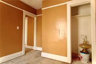 12406 Kinsman Rd, Loveland, OH 44120 - Photo 41