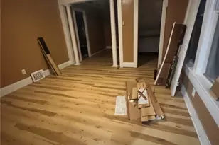 12406 Kinsman Rd, Loveland, OH 44120 - Photo 7