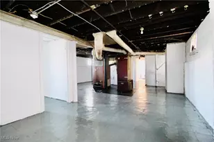 12406 Kinsman Rd, Loveland, OH 44120 - Photo 17