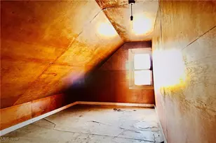 12406 Kinsman Rd, Loveland, OH 44120 - Photo 13