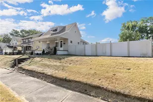 2526 17th St NE, Canton, OH 44705 - Photo 3