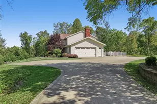 11785 Stonegate Dr, Chardon, OH 44024 - Photo 7